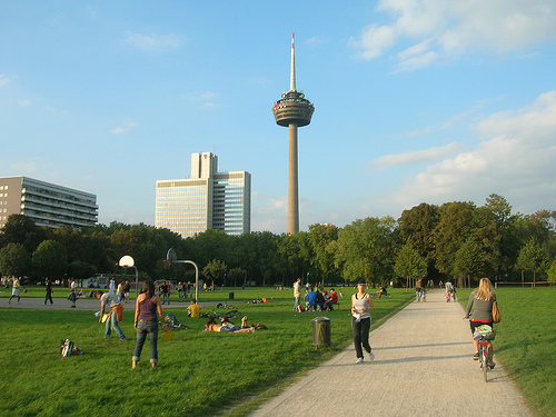 Laufen im Kölner GrüngürtelQuelle: transCam